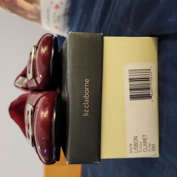 Patent leather Liz Claiborne flats - Picture 2 of 4